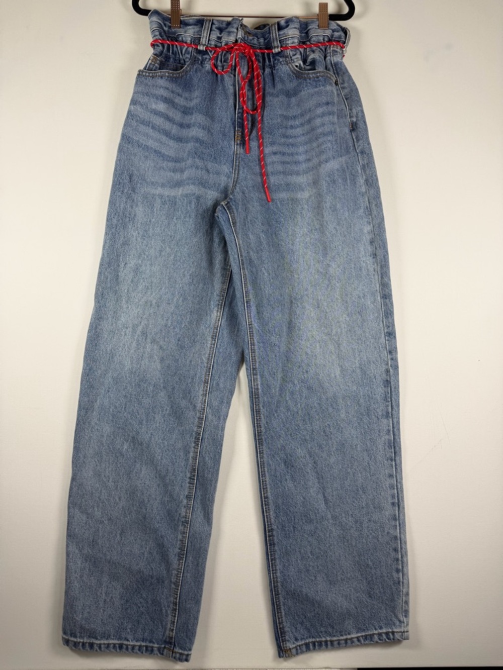 KBB by KAHLANA Women's Barrel Leg 'The
Paper Bag Jean' - Light Wash 4 - Picture 6 of 10